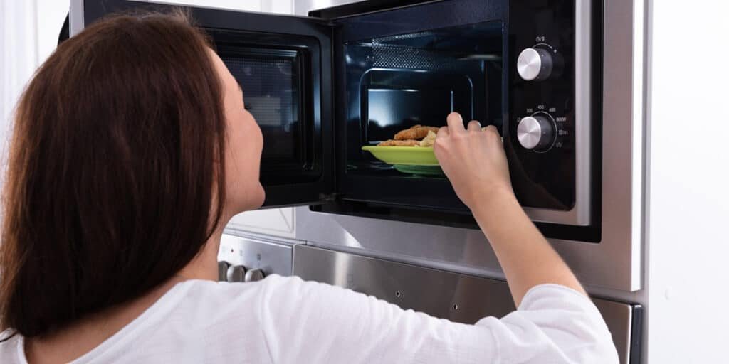 How to Cook Luncheon Meat in the Microwave